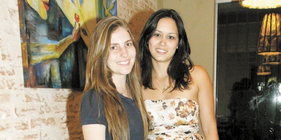 Lúcia Campos e Marília Gadotti Yasuda na última quinta-feira, no Pastel do Lu